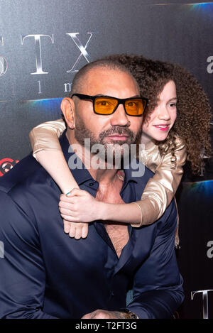 Las Vegas NV - Aprile 2: Dave Bautista e Chloe coleman assiste STXfilms CinemaCon 'lo stato del settore: passato, presente e futuro" al Colosseum del Caesars Palace il 2 aprile 2019 a Las Vegas, Nevada. Foto: Alexander Zayas/imageSPACE/MediaPunch Foto Stock