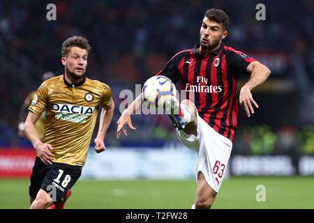 Milano, Italia. 02Th Aprile, 2019. Patrick Cutrone del Milan in azione durante la serie di una partita di calcio tra AC Milan e Udinese Calcio. Credito: Marco Canoniero/Alamy Live News Foto Stock