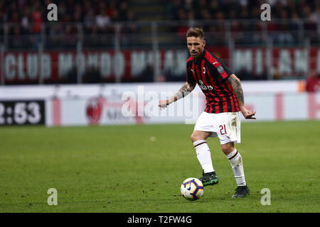Milano, Italia. 02Th Aprile, 2019. Lucas biglia di AC Milano in azione durante la serie di una partita di calcio tra AC Milan e Udinese Calcio. Credito: Marco Canoniero/Alamy Live News Foto Stock