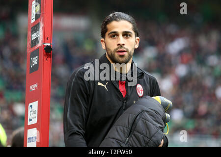 Milano, Italia. 02Th Aprile, 2019. Ricardo Rodriguez del Milan si affaccia sulla prima serie di una partita di calcio tra AC Milan e Udinese Calcio. Credito: Marco Canoniero/Alamy Live News Foto Stock
