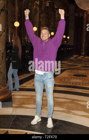 Sam Thompson frequenta un esclusivo evento di lancio per la Gringotts Wizarding Bank - una nuova espansione di Warner Bros Studio Tour London - The Making of Harry Potter alla Warner Bros Studios Foto Stock