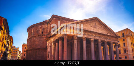 Pantheon di Roma. Uno dei principali punti di riferimento in Europa. Roma, Italia. Foto Stock