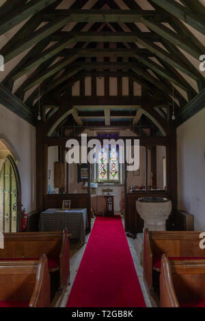 All'interno della piccola chiesa di St Marys, Oldberrow, Warwickshire, West Midlands. Foto Stock