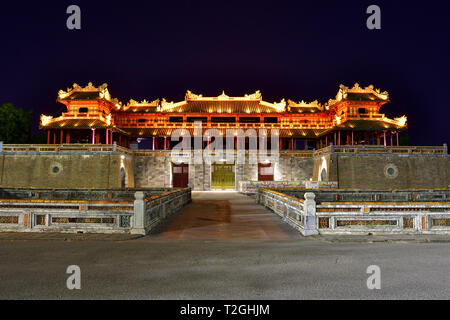 Meridian Gate in città imperiale, tonalità, Vietnam. Ingresso principale alla Città Proibita. Foto Stock