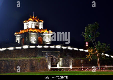 Cancello in città imperiale, tonalità, Vietnam. Ingresso principale alla Città Proibita. Foto Stock