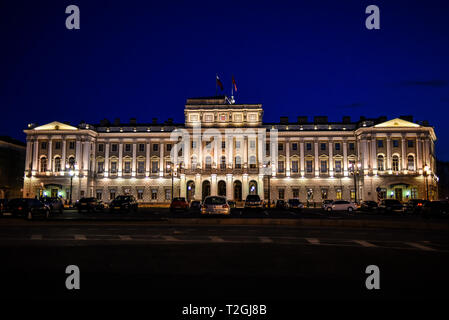 San Pietroburgo, Russia, 3 ottobre 2016: architettura russa di notte a San Pietroburgo, Russia. Foto Stock