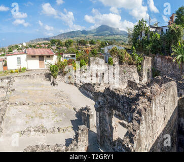 Le rovine del Teatro di Saint Pierre ,Martinica distrutta dall'eruzione vulcanica del 1902. Foto Stock