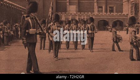 Modifica della protezione, St. James's Palace di Londra Foto Stock