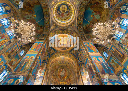 Interno della chiesa del Salvatore sul Sangue versato a San Pietroburgo, Russia, Europa Foto Stock