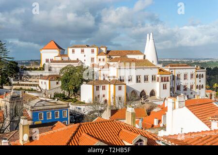 Palacio Nacional de Sintra, Palazzo Nazionale di Sintra, Sintra, distretto di Lisbona, Portogallo Foto Stock