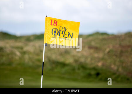 Una vista generale della vista del diciottesimo foro bandiera presso il Royal Portrush Golf Club, Irlanda del Nord. Foto Stock