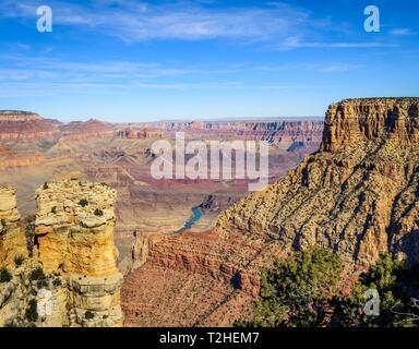 Canyon paesaggio, gola del Grand Canyon del Fiume Colorado, vista da Mather Point, roccia erosa paesaggio, South Rim, il Parco Nazionale del Grand Canyon Foto Stock