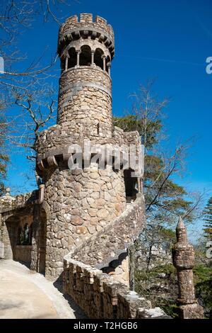 Torre, Parco, Quinta da Regaleira, paesaggio culturale di Sintra, Sintra, Portogallo Foto Stock