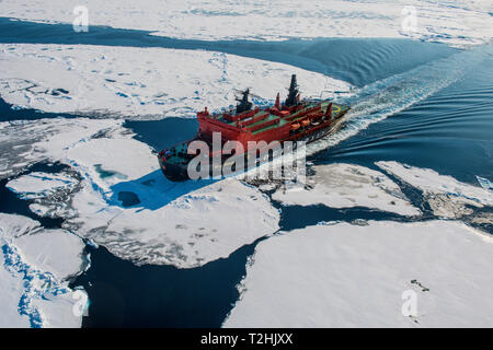 Antenna dell'Icebreaker "50 anni di vittoria sul suo modo al Polo Nord, Arctic Foto Stock