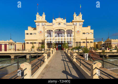 L' antico Stabilimento Balneare edificio (noto anche come "Charleston') a Mondello borough, Palermo, Sicilia, Italia, Europa Foto Stock