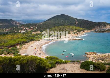 Spiaggia di Su Giudeu beach, vicino al villaggio di Chia, Sardegna, Italia, Europa Foto Stock