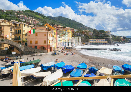 Il pittoresco villaggio di Bogliasco, Bogliasco, Liguria, Italia, Europa Foto Stock