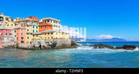 Il vecchio villaggio di pescatori di Boccadasse, Genova, Liguria, Italia, Europa Foto Stock