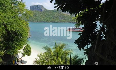 Spiaggia tropicale sul kok Mae Koh isola in Tailandia Foto Stock