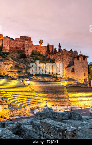 Teatro romano e Alcazaba fortezza, Malaga, Andalusia, Spagna Foto Stock