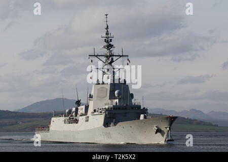 SPS Almirante Juan de Borbon (F102), un Alvaro de Bazan-class frigate azionato dalla marina spagnola, sul suo arrivo per esercitare congiuntamente il guerriero 19-1. Foto Stock