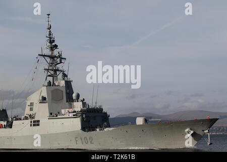 SPS Almirante Juan de Borbon (F102), un Alvaro de Bazan-class frigate azionato dalla marina spagnola, sul suo arrivo per esercitare congiuntamente il guerriero 19-1. Foto Stock