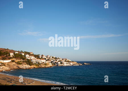 Il villaggio di Armenistis sull'isola greca di Ikaria nel Mare Egeo Foto Stock