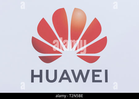 Tokyo, Giappone. 03 apr, 2019. Un logo di Huawei è visto durante la terza di intelligenza artificiale per esposizioni e conferenze (AI EXPO Tokyo 2019) a Tokyo BigSight. AI Expo in Giappone è il più grande fiera specializzata in tecnologie di intelligenza artificiale e di servizi per i professionisti coinvolti nel settore. Credito: Rodrigo Reyes Marin/AFLO/Alamy Live News Foto Stock