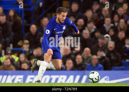 Londra, Regno Unito. 3 apr, 2019. Pericolo di Eden di Chelsea in azione. Premier League, Chelsea v Brighton & Hove Albion a Stamford Bridge di Londra Mercoledì 3 aprile 2019. Questa immagine può essere utilizzata solo per scopi editoriali. Solo uso editoriale, è richiesta una licenza per uso commerciale. Nessun uso in scommesse, giochi o un singolo giocatore/club/league pubblicazioni. pic da Steffan Bowen/ Credito: Andrew Orchard fotografia sportiva/Alamy Live News Foto Stock