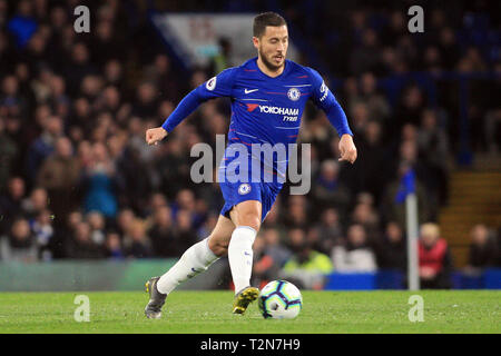 Londra, Regno Unito. 3 apr, 2019. Pericolo di Eden di Chelsea in azione. Premier League, Chelsea v Brighton & Hove Albion a Stamford Bridge di Londra Mercoledì 3 aprile 2019. Questa immagine può essere utilizzata solo per scopi editoriali. Solo uso editoriale, è richiesta una licenza per uso commerciale. Nessun uso in scommesse, giochi o un singolo giocatore/club/league pubblicazioni. pic da Steffan Bowen/ Credito: Andrew Orchard fotografia sportiva/Alamy Live News Foto Stock