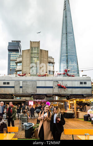 London, Regno Unito - 03 Aprile 2019: Aceto cantiere, un quartiere alla moda di New London street food e vintage mercato vicino alla stazione London Bridge e Shard. Credito: Elena Chaykina/Alamy Live News Foto Stock