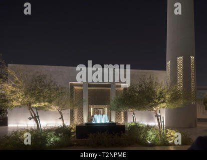 Ingresso e minareto, Msheireb, Jumaa moschea, Doha, Qatar Foto Stock