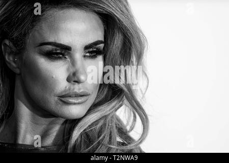 Katie Price aka Jordan, in corrispondenza di una premiere del film a Londra. Feb 2017. Foto Stock