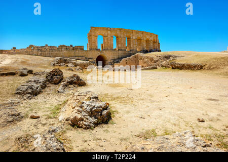 Sito archeologico di antiche rovine nella città romana Uthina (Oudhna). La Tunisia, Nord Africa Foto Stock