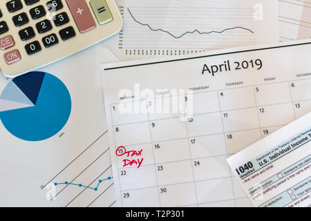 Tasse di denaro di contabilità finanziaria nozione Foto Stock
