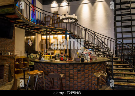 Spazio espositivo e il cafe, Dali Art Factory, alla Vecchia Citta' di Dali, nella provincia dello Yunnan in Cina Foto Stock