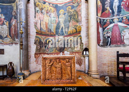 All'interno del famoso Battistero di Parma riccamente decorato da affreschi e sculpturs, Parma, Emilia Romagna, Italia. Foto Stock