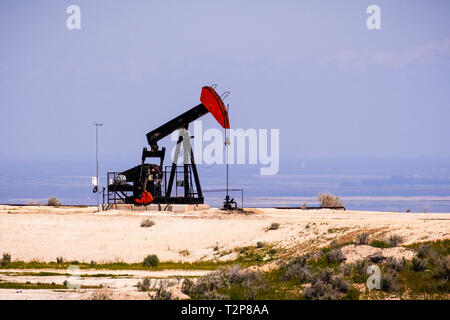 Olio di funzionamento ben, Bakersfield, California Foto Stock