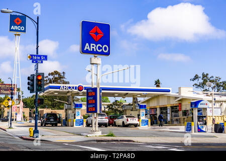 Marzo 19, 2019 San Diego / CA / STATI UNITI D'AMERICA - Arco gas station Foto Stock