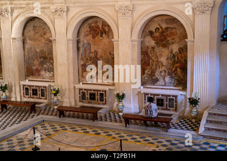 Napoli, basilica di Santa Maria della Sanità, interno della Cripta paleocristiana di accesso alle Catacombe di San Gaudioso Foto Stock