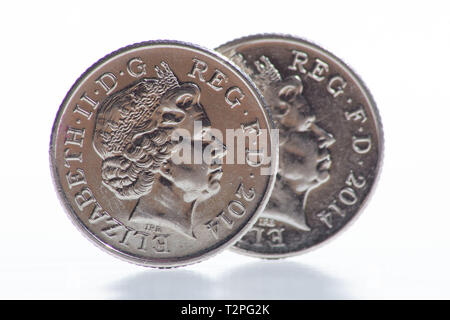Monete. Le dieci Pence pezzo. Questa è la seconda più piccola moneta d'argento denominazione in valuta sterlina. Foto Stock