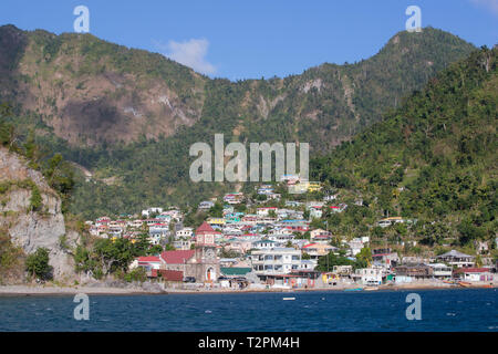 Vista del villaggio di Soufrière, Dominica Foto Stock