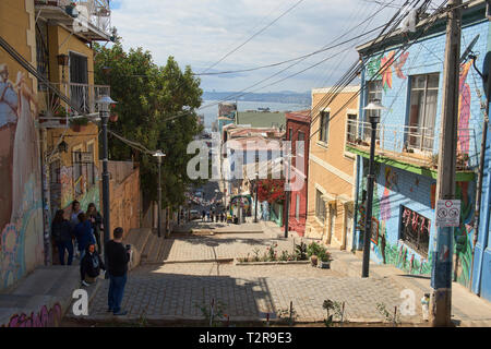 Colorata architettura nel Patrimonio Mondiale UNESCO Valparaiso, Cile Foto Stock