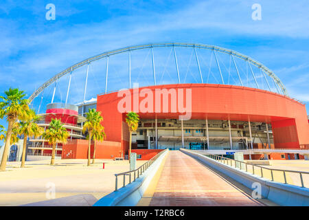 Doha, Qatar - 21 Febbraio 2019: ingresso di Khalifa National Stadium, completato, rinnovato, coperti con aria condizionata, il stadio principale del Qatar Foto Stock