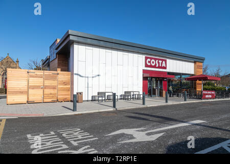 Un nuovo caffè Costa drive through nel Anniesland Retail Park a Glasgow Foto Stock