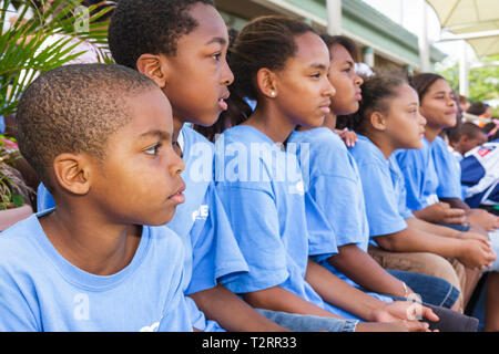 Miami Florida,Moore Park,Ashe Buchholz Tennis Center,NCAA tennis match,University of Miami,Boston College,sport,mentoring,post-scuola,bambini in città Foto Stock