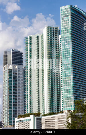 Miami Florida,Biscayne Boulevard,condominio appartamenti residenziali edificio edifici alloggio, grattacieli grattacieli edificio bui Foto Stock