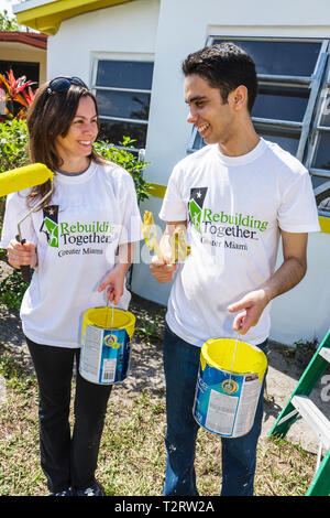 Miami Florida, Coconut Grove, National Rebuilding Day Together, riparazione casa gratuita, proprietario a basso reddito, volontari volontari lavoratori volontari di lavoro volontario, t Foto Stock