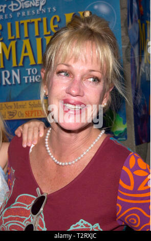 LOS ANGELES, CA. Settembre 16, 2000: attrice Melanie Griffith presso il world premiere in Hollywood, della Walt Disney Pictures' La Sirenetta II: Ritorno al mare. Immagine: Paul Smith/Featureflash Foto Stock