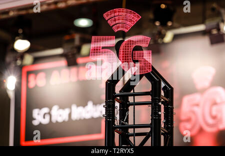 Hannover, Bassa Sassonia, Germania - 5G per la proiezione del settore presso la Fiera di Hannover. Hannover, Niedersachsen, Deutschland - 5G per l'industria Projektion auf Foto Stock